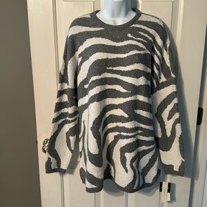 Womens Sweater Size Medium NWT